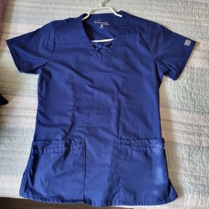 Scrub shirt